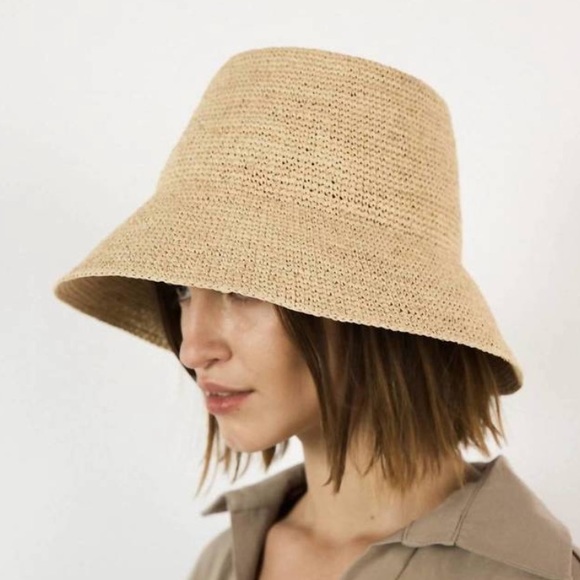 NEW JANESSA LEONE felix bucket hat in natural raffia - Picture 2 of 7
